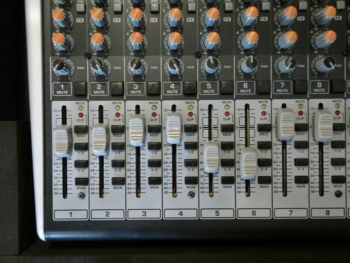Behringer Xenyx X2442USB with case (FREE SHIPPING)