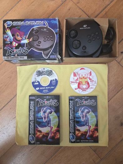 Sega Saturn w/ 3D Control Pad, Arcade Racer, Lightgun and Games