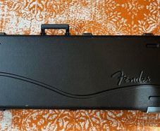 Fender deluxe moulded case for Strat or Tele
