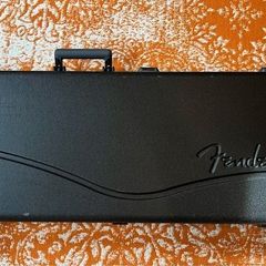 Fender deluxe moulded case for Strat or Tele