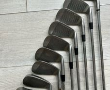 Dunlop Left-Handed golf irons 3-SW+ Nike Bag