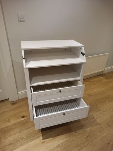 Ikea Sundvick changing table in white. Perfect condition.