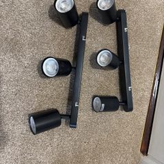 Adjustable ceiling spotlight