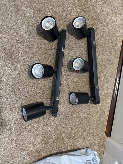 Adjustable ceiling spotlight