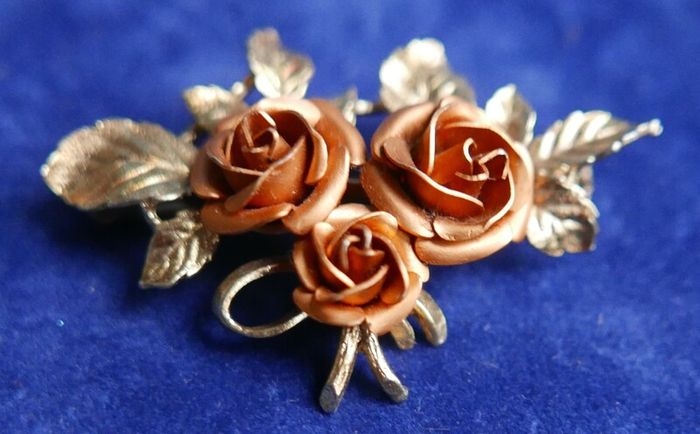 Vintage  Rose  Brooch