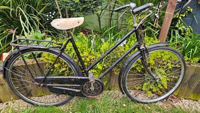 Vintage Ladies Humber bicycle