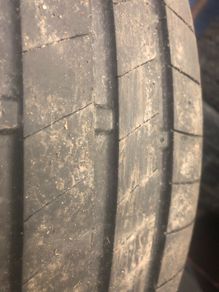 Tyres 255/40R21