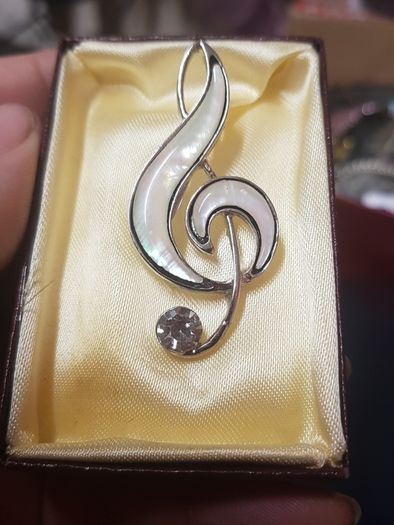 Modern Music Note brooch.