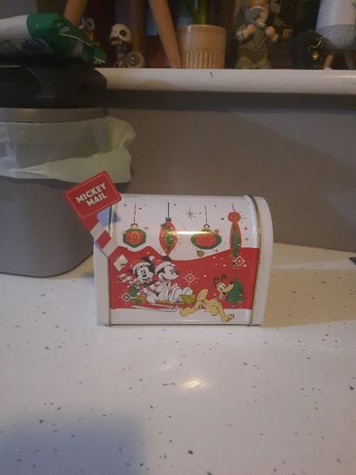 disney mickey and minnie mailbox style tin box