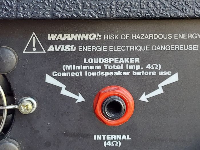 Large Marshall AMP, MG Series, 100 DFX, Output 100 watts RMS into 4 Ohms, very good condition, see pictures