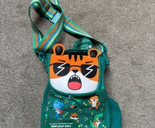 childs smiggle bag