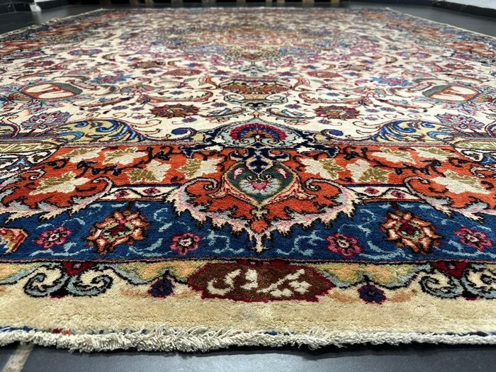 P.ersian Kasmir Rug (KaSig) ( 3.90 x 3.05cm)