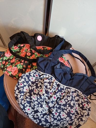 2 vintage print handbags