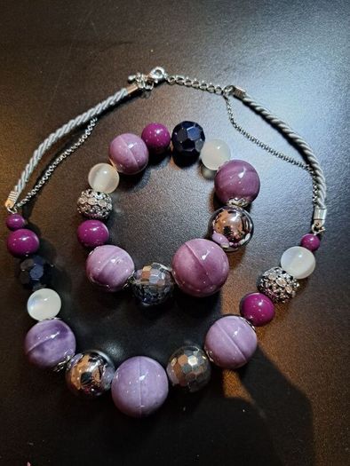 Necklace and bracelet jewelry set purple