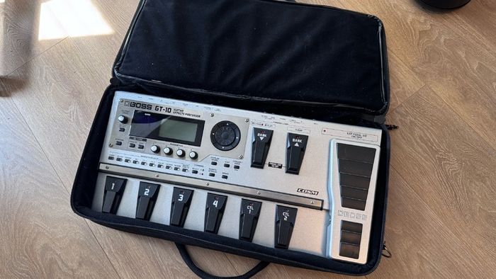 Boss GT-10 Guitar Effects Processor