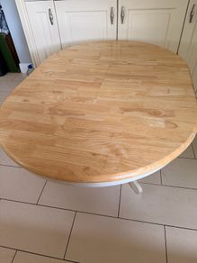 Oval Round extending dining table