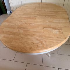 Oval Round extending dining table