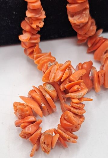 Vintage coral necklace