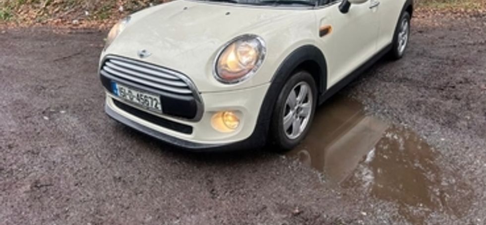 2015 Mini Cooper cream