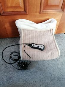 Electric foot warmer