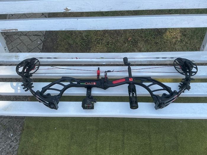 PSE EVO MAX compound bow 60lb