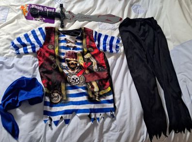 boys pirate outfit 7-8 yrs