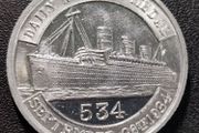 Rare 26th September 1934 Daily Record Aluminium Souvenir Medal Queen Mary