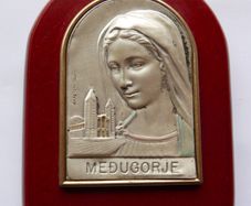 Vintage Sterling Silver stamped  "Ag" (silver) Our Lady Queen of Peace Medugorje Bosnia Mary
