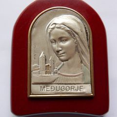 Vintage Sterling Silver stamped  "Ag" (silver) Our Lady Queen of Peace Medugorje Bosnia Mary
