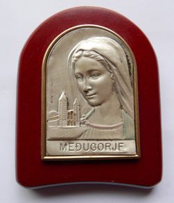 Vintage Sterling Silver stamped  "Ag" (silver) Our Lady Queen of Peace Medugorje Bosnia Mary