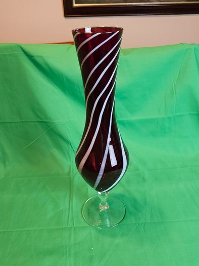 Elegant Murano-style vase made of art glass in ruby red with white spiral stripes