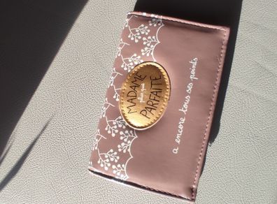 Madame plus que Parfaite wallet