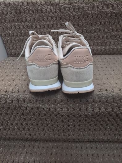 Nike trainers (almost new)
