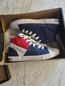 Tommy Hilfiger
