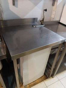 Stainless steel catering prep table