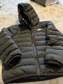 Boys black Nike padded jacket Size (10 to 12 years)