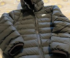 Boys black Nike padded jacket Size (10 to 12 years)