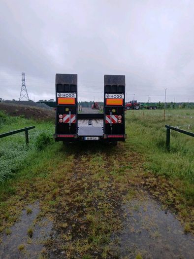 Low loader