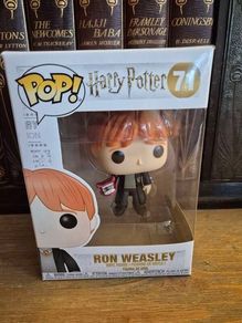 Funko Pop! Ron Weasley 71 , Hogwarts Uniform (Mint, Never Opened)
