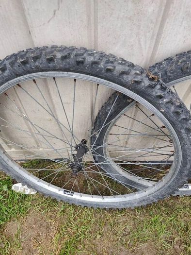 26"f front& rear wheels need tires!