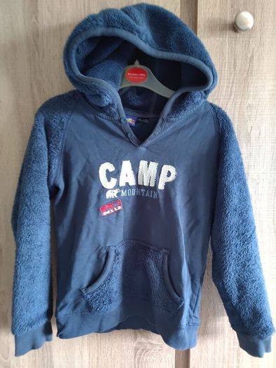4-5 years old hoodies .7 e each