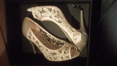 Beautiful bridal ivory quiz lace and satin wedding shoes BNIB size 6/39