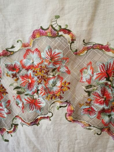 Avoca embroidery linen skirt SIZE 10