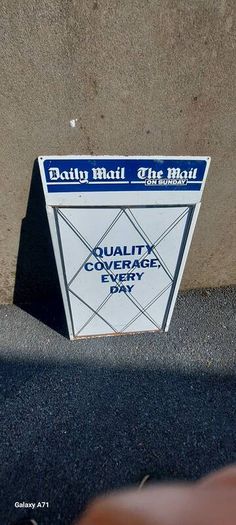 Daily mail ,ie mail on sunday newspaper advertising stand ,great colours,nice condition,,sold as seen ,buyer collects,,see pictures for condition,