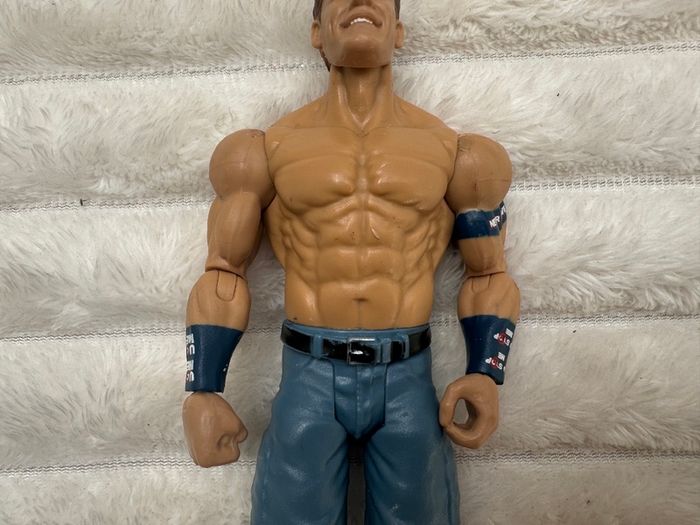 John Cena WWE Series 105 Head is too loose 2017 Damaged Please see photos