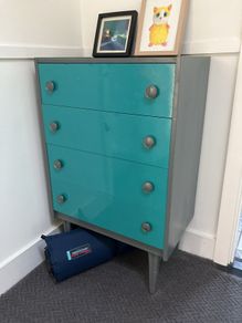 Chest of drawers