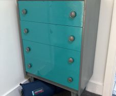 Chest of drawers