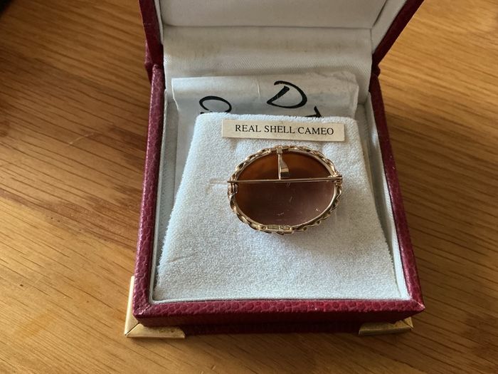 New 9ct Solid Gold Unusual Brooch / Pendant