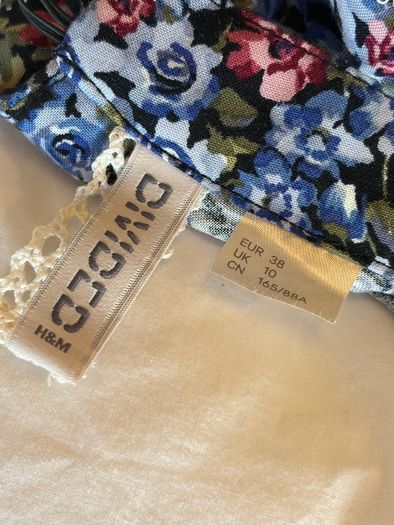 H&M Floral Lace.  Detail Dress   Vintage Prairie Style (Size [Insert Size