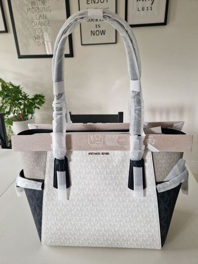 Michael Kors Voyager Large Tote Bag